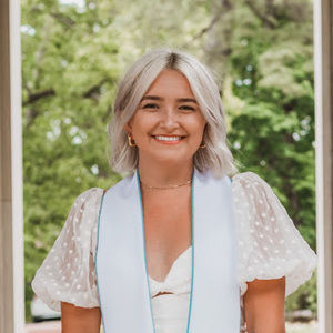 Meet your Posher, Claudia